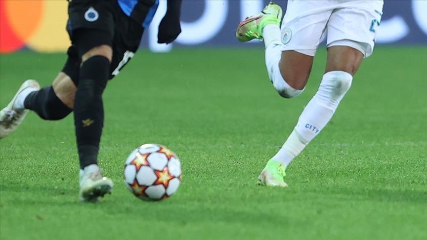 English midfielder Phillips moves to Manchester City on 6-year contract