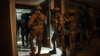 İstanbul'da terör örgütü DEAŞ operasyonunda 19 zanlı yakalandı