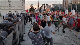 Скопје: Демонстрантите се судрија со полицијата на протестите против францускиот предлог