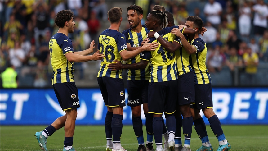 Fenerbahçe, hazırlık maçında Macaristan temsilcisi Mol Fehervar'ı yendi