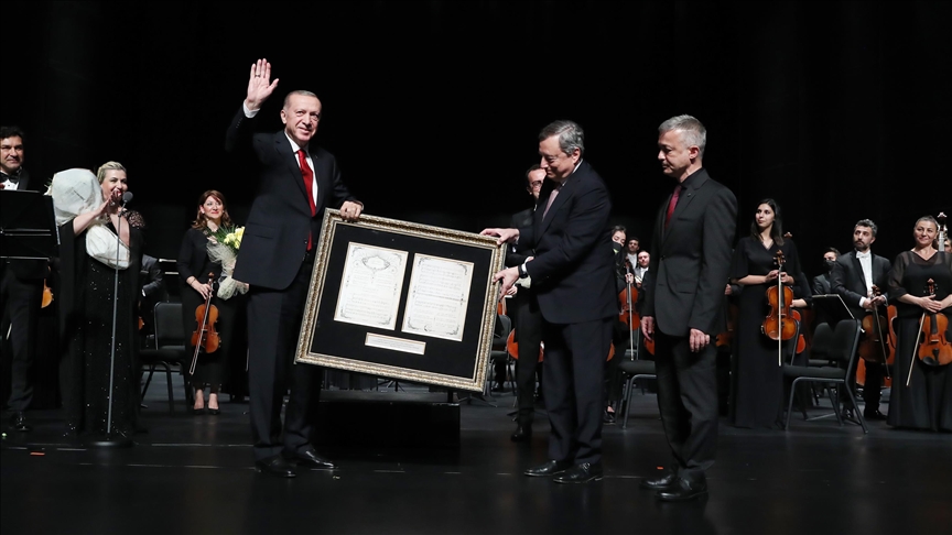 Cumhurbaşkanı Erdoğan ve Başbakan Draghi, CSO'nun İtalyan-Türk Dostluk Zirvesi özel konserini izledi