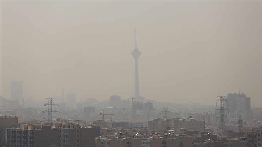 İran'da bazı okullar ve devlet kurumları hava kirliliği nedeniyle tatil edildi