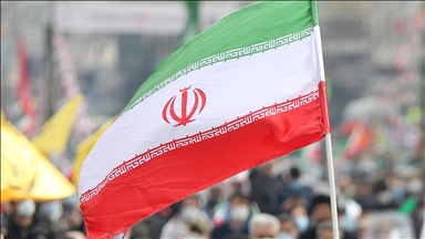 Francuska upozorava svoje državljane da ne putuju u Iran