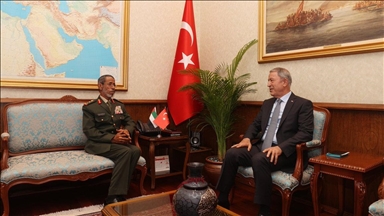 Senior Turkish, UAE defense officials discuss military ties