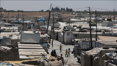 La France rapatrie 16 mères et 35 enfants détenus dans des camps du nord-est syrien
