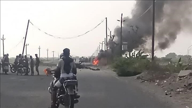 اليمن.. مقتل 6 أشخاص وإصابة 30 بانفجار مخزن للسلاح في أبين 