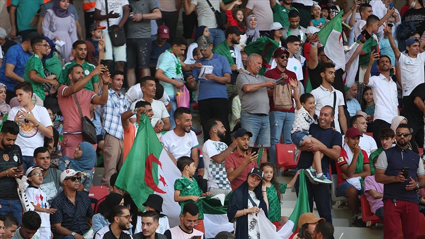 6 عقود من الاستقلال.. الجزائر تقاوم نفوذ فرنسا الثقافي (تقرير)