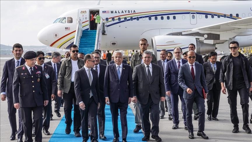 Türkiye: le Premier ministre malaisien arrive à Ankara 