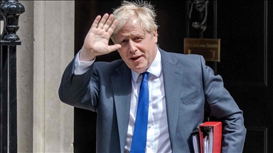 Aumenta la presión política sobre Boris Johnson tras la renuncia de otros tres ministros 