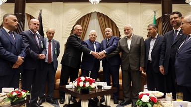 Президент Палестины и лидер ХАМАС впервые за долгие годы встретились в Алжире