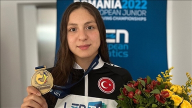 Milli yüzücü Merve Tuncel, gençlerde Avrupa şampiyonu oldu