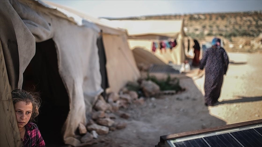 İdlib'deki kamplarda yaşayan sivilleri 'açlık' korkusu sardı