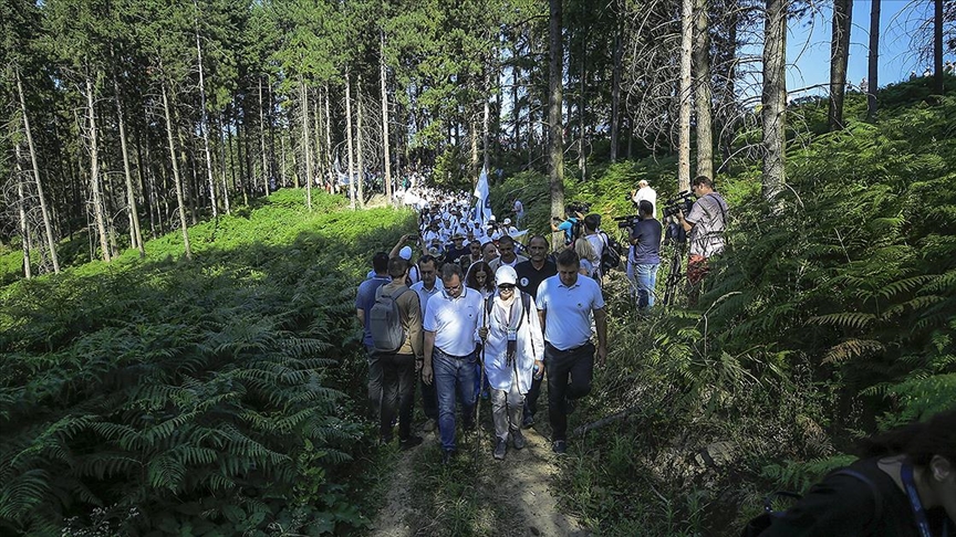 Srebrenitsa'da binlerce kişinin katılımıyla "ölüm yolunda" Barış Yürüyüşü başlıyor