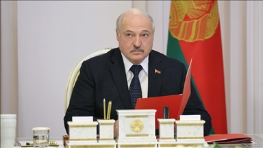 Лукашенко поручил разработать надежные средства связи для военных