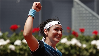 Tunisia's Jabeur advances to 1st Grand Slam final in Wimbledon