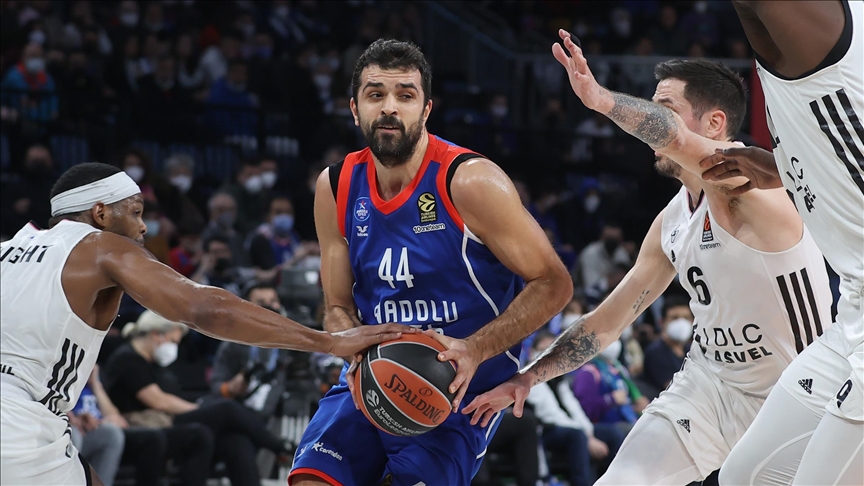 Anadolu Efes to retire Krunoslav Simon's jersey