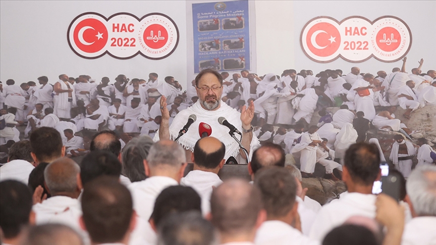 Diyanet İşleri Başkanı Erbaş, Arafat'ta vakfe duası yaptı