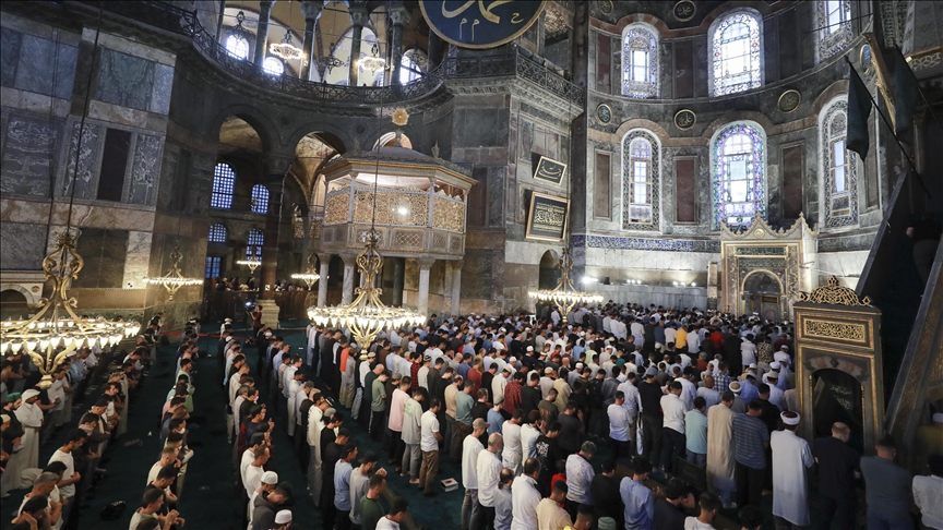 Falja e namazit të Kurban Bajramit në xhamitë simbol të Istanbul-it 