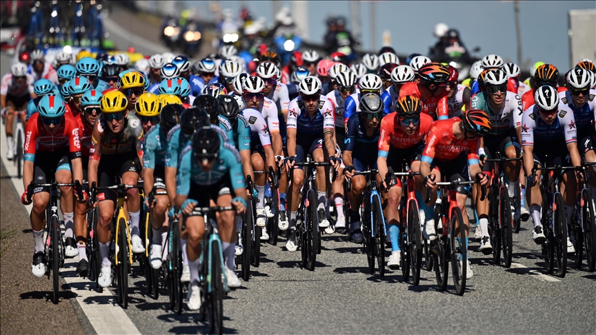 Bob Jungels wins 9th stage of Tour de France in career first