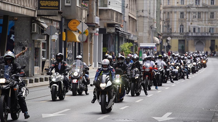 Počast žrtvama genocida: Stotine motociklista iz Sarajeva krenule ka Potočarima