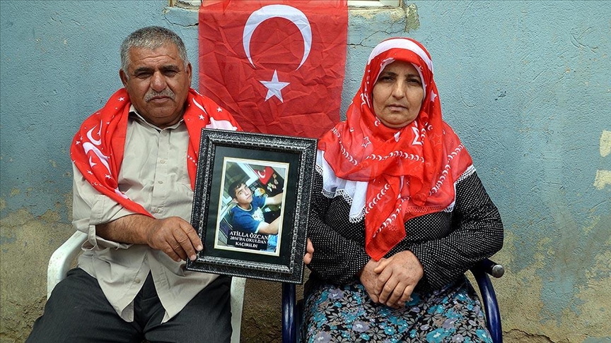 Dağa kaçırılan evlatlarının yolunu gözleyen Muşlu aileler bayramı buruk geçiriyor
