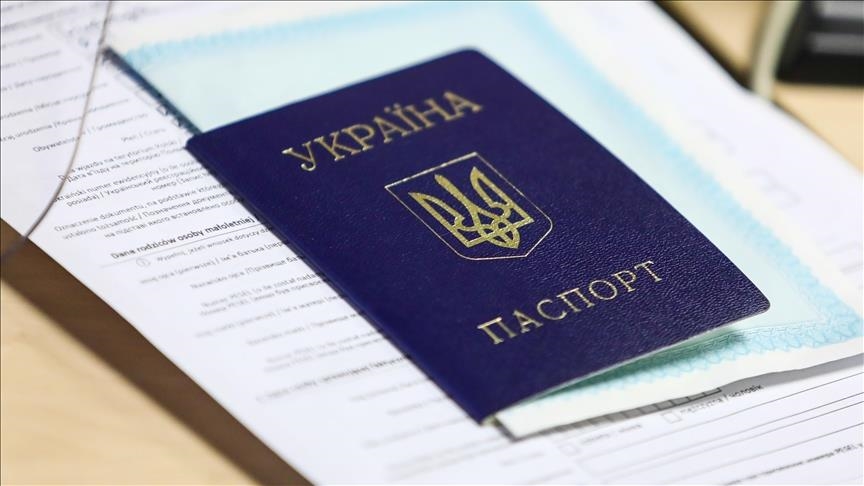 Putin signs decree facilitating Ukrainians to get Russian citizenship