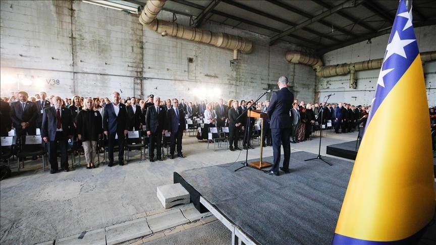 Bi boneya 27emîn salyada tevkuştina Srebrenîtsayê bernameya bîranînê hat lidarxistin