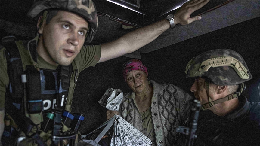 Ucranianos evacúan las aldeas de primera línea de Donetsk bajo fuerte  bombardeo ruso