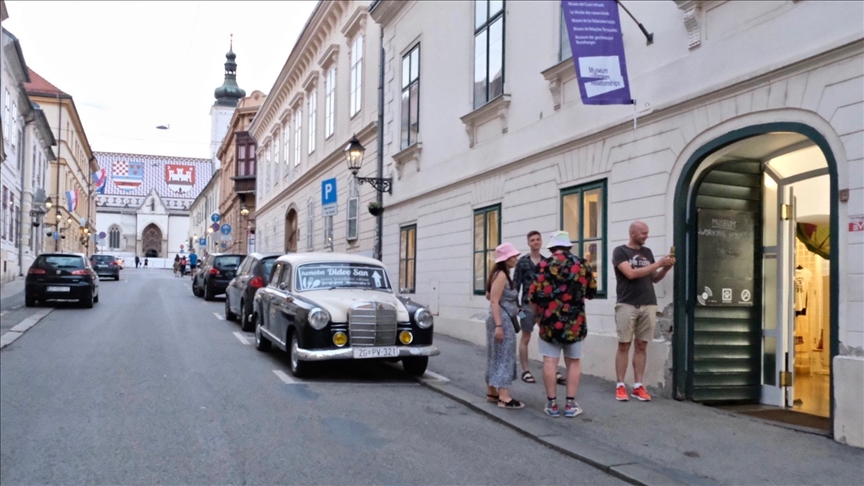 Zagreb museum brings together 'broken' hearts from around the world