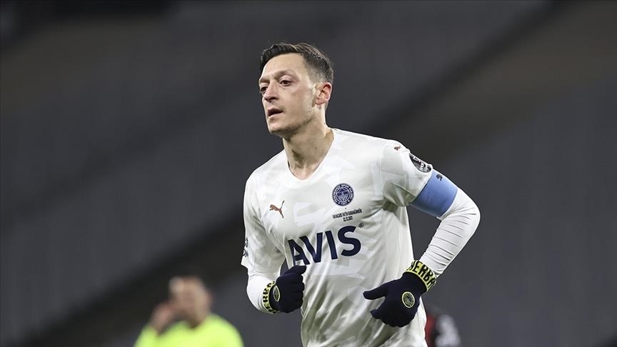 Mesut Ozil quitte le Fenerbahce