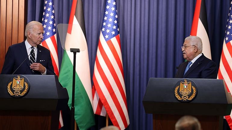 Presidente de Palestina le asegura al mandatario de EEUU que "tiende la mano" de la paz a Israel