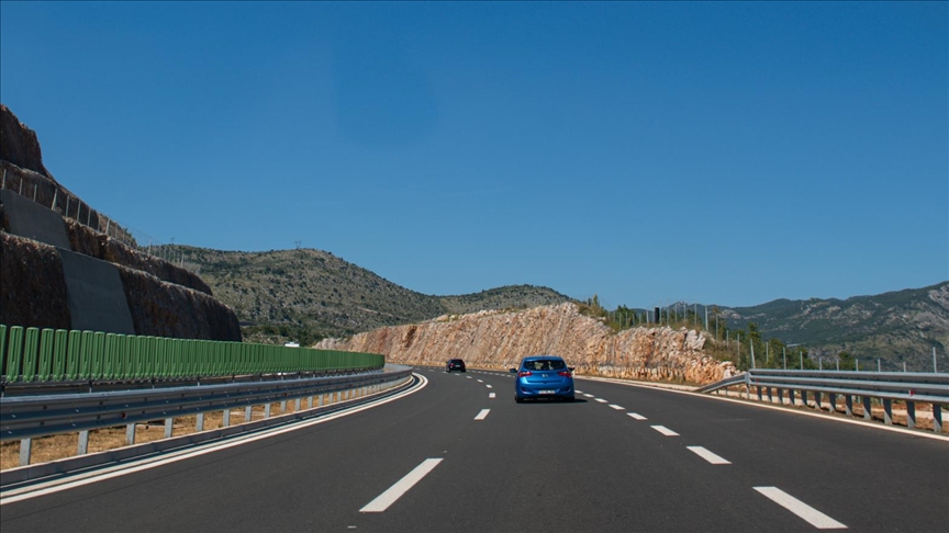 Vožnja prvim kilometrima autoputa kroz Crnu Goru: Od Podgorice do Kolašina za 20 minuta
