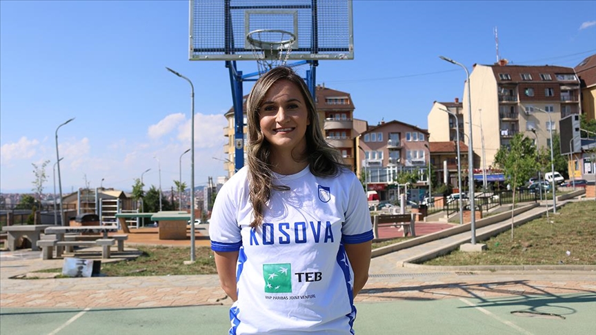 Edona Thaqi, basketbollistja e parë kosovare që erdhi nga SHBA-ja për ta përfaqësuar Kosovën
