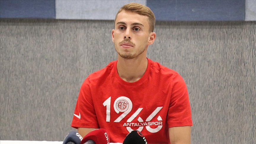 Antalyasporlu Bünyamin Balcı hedefinin Avrupa'da oynamak olduğunu söyledi