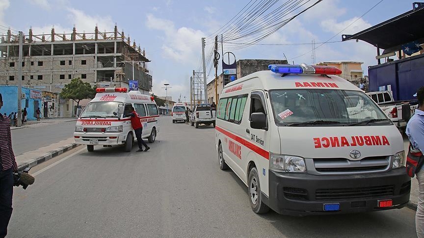 Suicide car bombing kills 3, wounds 14 in Somalia