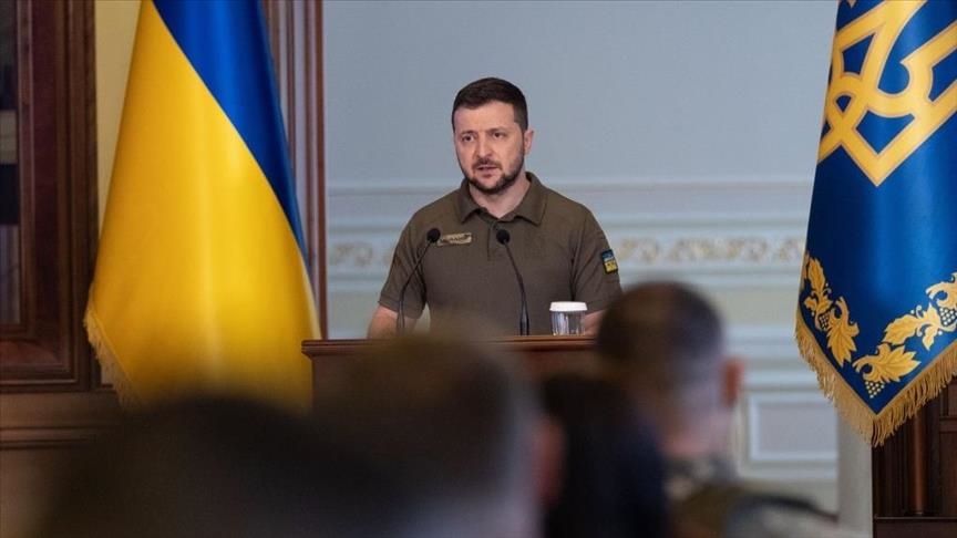 Ukrainian president sacks head of state security service, prosecutor general