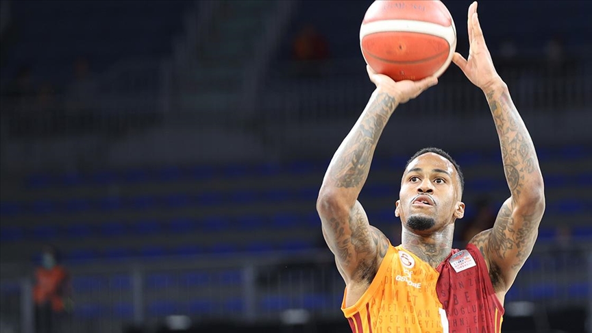 Galatasaray Nef'te ABD'li basketbolcu Dee Bost'un sözleşmesi uzatıldı