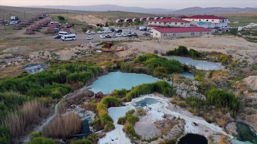 Doğu'da "şifa dolu tatil" yapmak isteyenler Diyadin Kaplıcaları'nı tercih ediyor