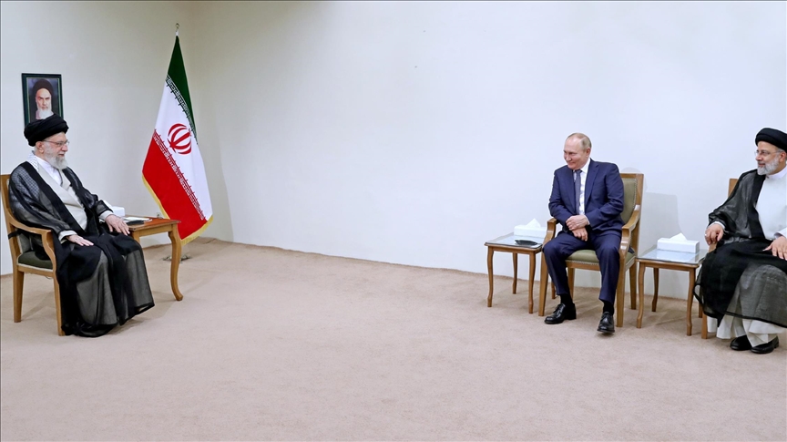 بوتين يلتقي خامنئي في طهران