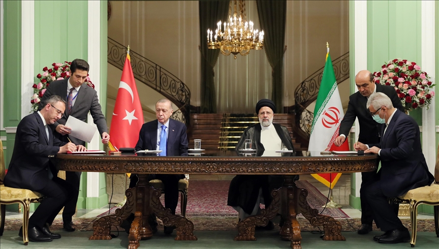 تركيا وإيران توقعان 8 اتفاقيات ثنائية
