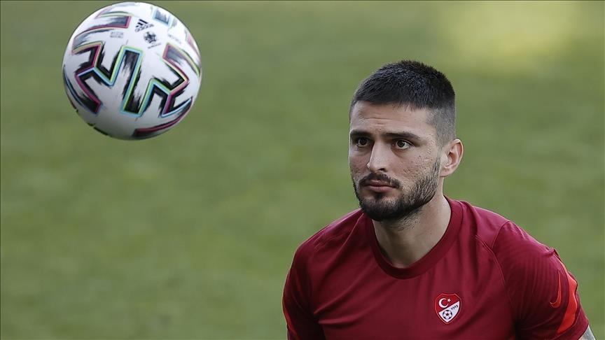 Okay Yokuslu kembali ke West Bromwich Albion dengan kontrak 3 tahun
