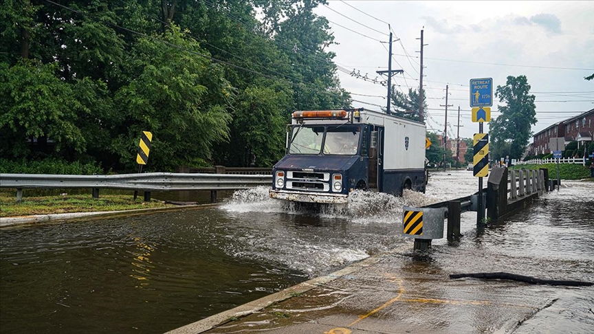 New York ve New Jersey eyaletlerinde su baskınları meydana geldi