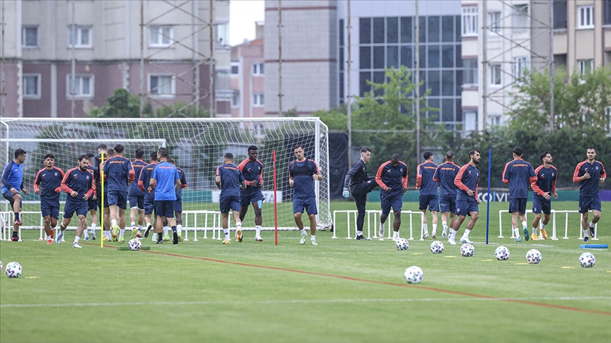 Medipol Başakşehir, UEFA Konferans Ligi'nde Maccabi Netanya karşısında