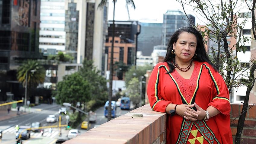 La nueva congresista wayuu afirma que el “amor” le salvó la vida cuando tuvo que salir de Colombia