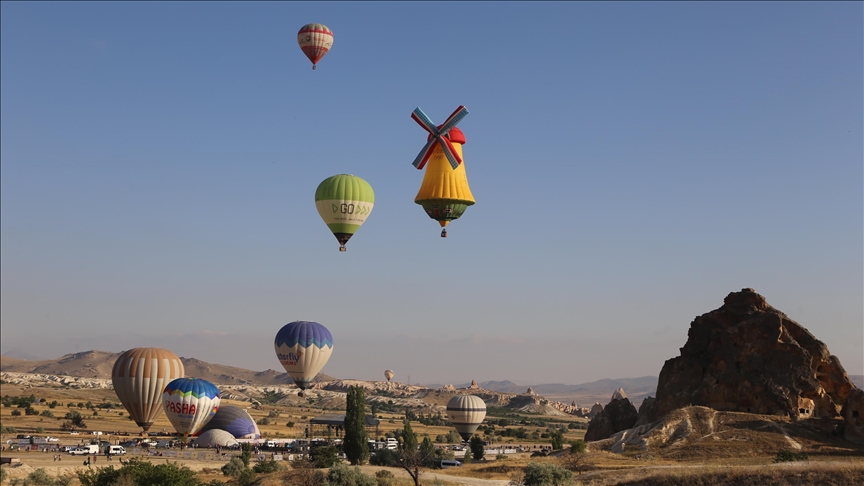 Туркије: Во Кападокија започна 3. Меѓународен фестивал на балони на топол воздух