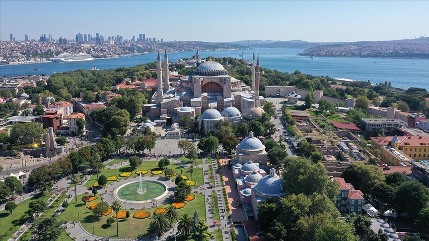 Ayasofya ibadete açılmasının ikinci yılında 6,5 milyonu aşkın ziyaretçiyi ağırladı