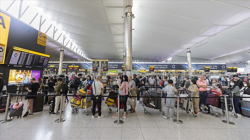  Avrupa'daki havalimanlarında personel eksikliği ve aşırı yoğunluk krizi sürüyor