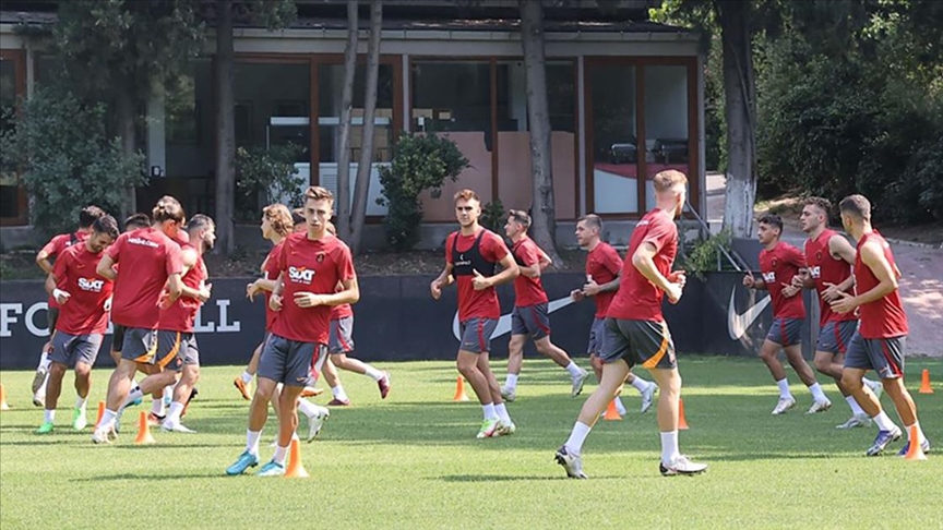Galatasaray'da yeni sezon hazırlıkları sürüyor