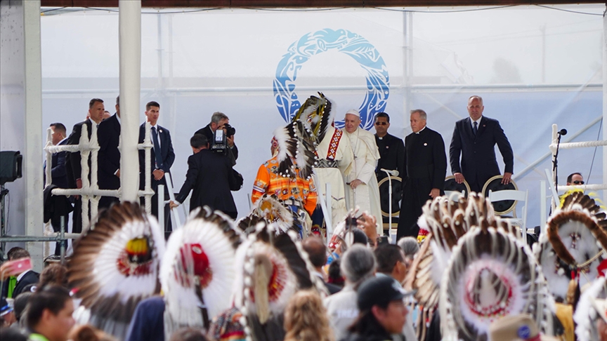 Papa Franciscus, Kanada'da kilise okullarındaki istismarlar nedeniyle özür diledi