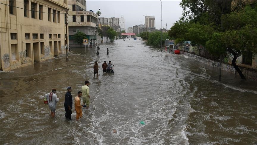 Число жертв муссонных дождей в Пакистане превысило 310